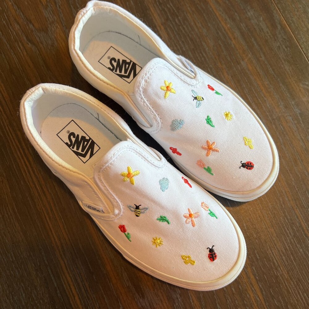 NWOT Kids White Canvas Vans with Embroidery